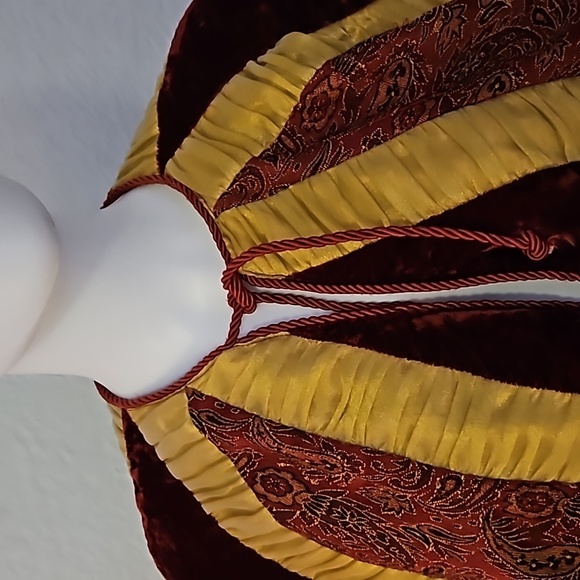 Renaissance Old World Velvet Jacquard Regal Castlecore Performance Unisex Cape - Picture 4 of 12